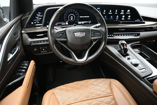 Used 2022 Cadillac Escalade ESV Sport w/ LPO, ONYX Package AWD/4WD image 16