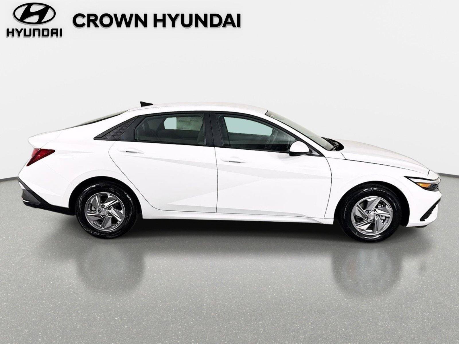 New 2026 Hyundai Elantra SE FWD image 4