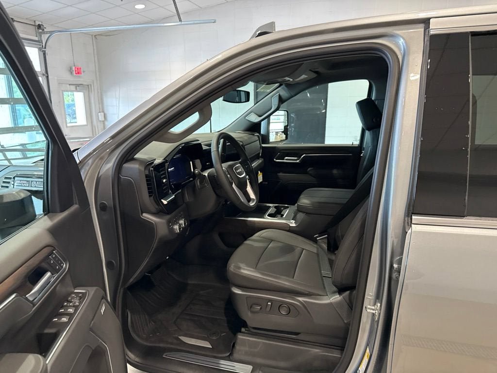 New 2026 GMC Sierra 3500 SLT w/ SLT Premium Package AWD/4WD image 22