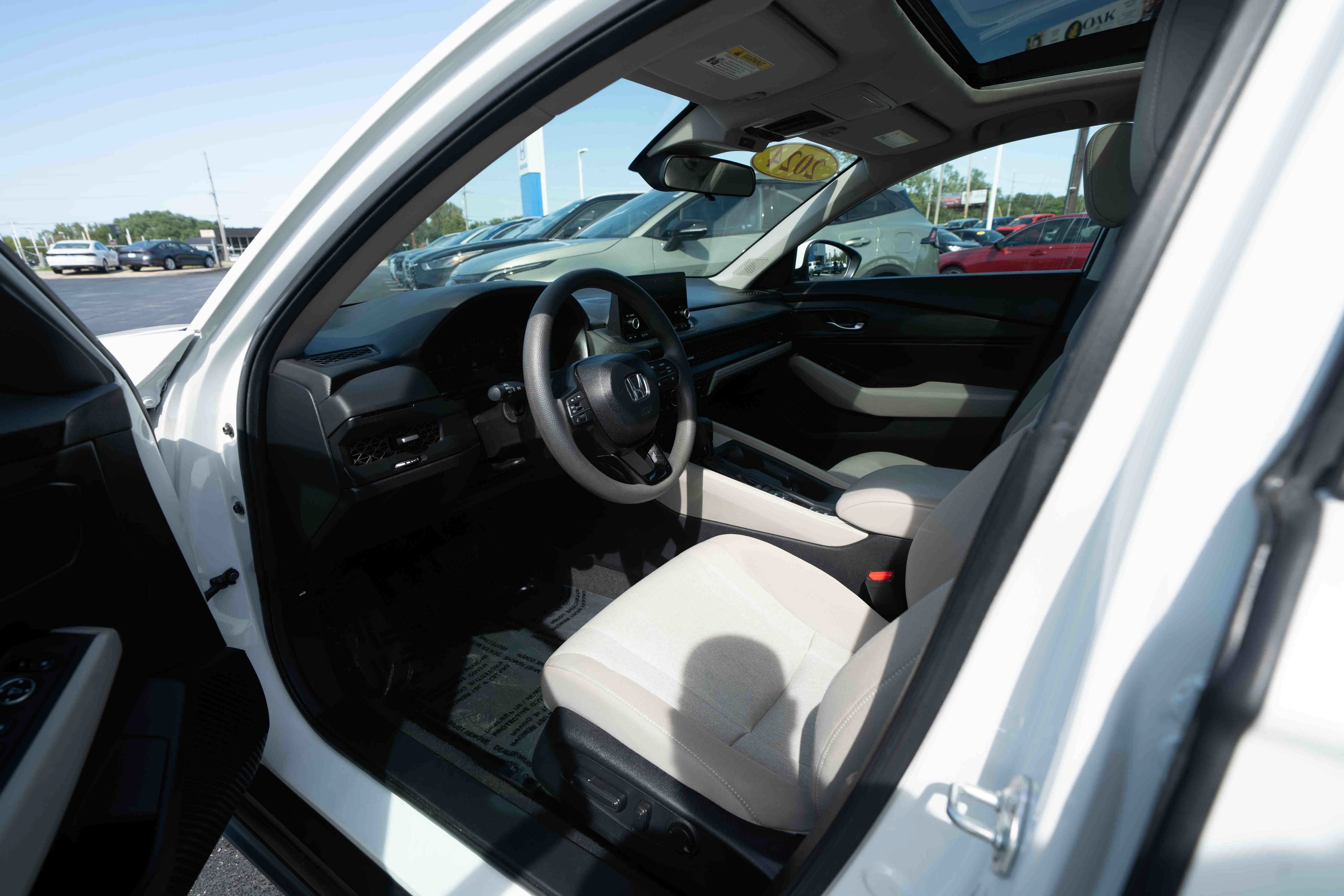 Used 2024 Honda Accord EX image 8