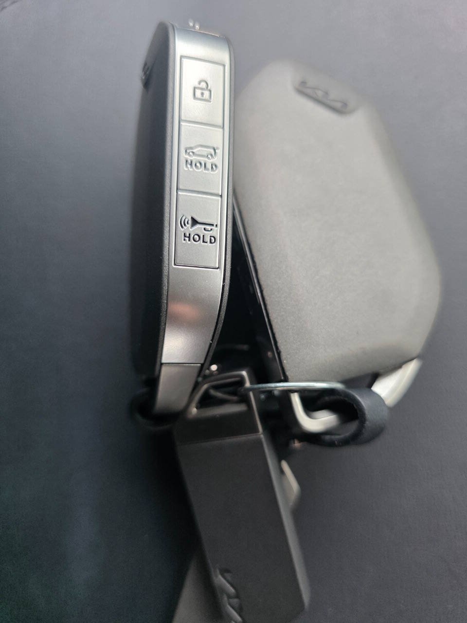 Used 2025 Kia Carnival SX w/ SX Dark Edition Package FWD image 36