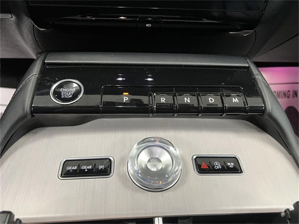 Used 2025 Lincoln Navigator L Reserve image 40