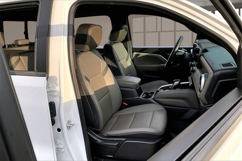 Used 2024 Chevrolet Colorado ZR2 w/ ZR2 Convenience Package III image 7