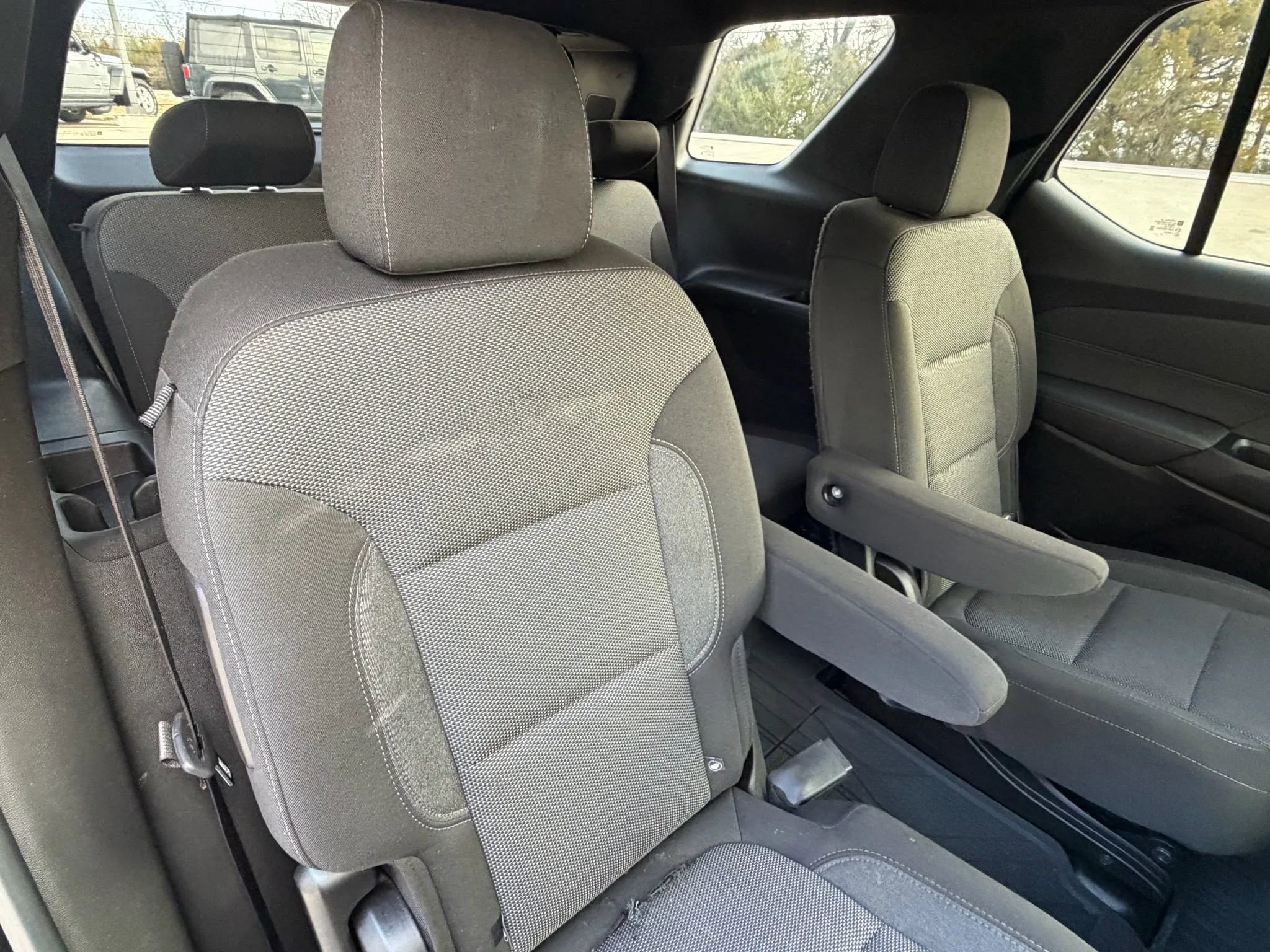 Used 2022 Chevrolet Traverse LT image 45