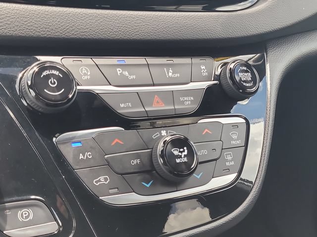 Used 2025 Chrysler Pacifica Select FWD image 26