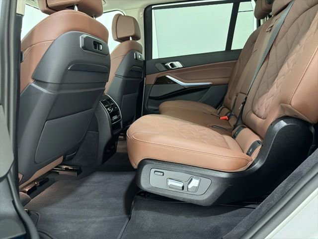 Used 2026 BMW X7 xDrive40i w/ Premium Package image 17