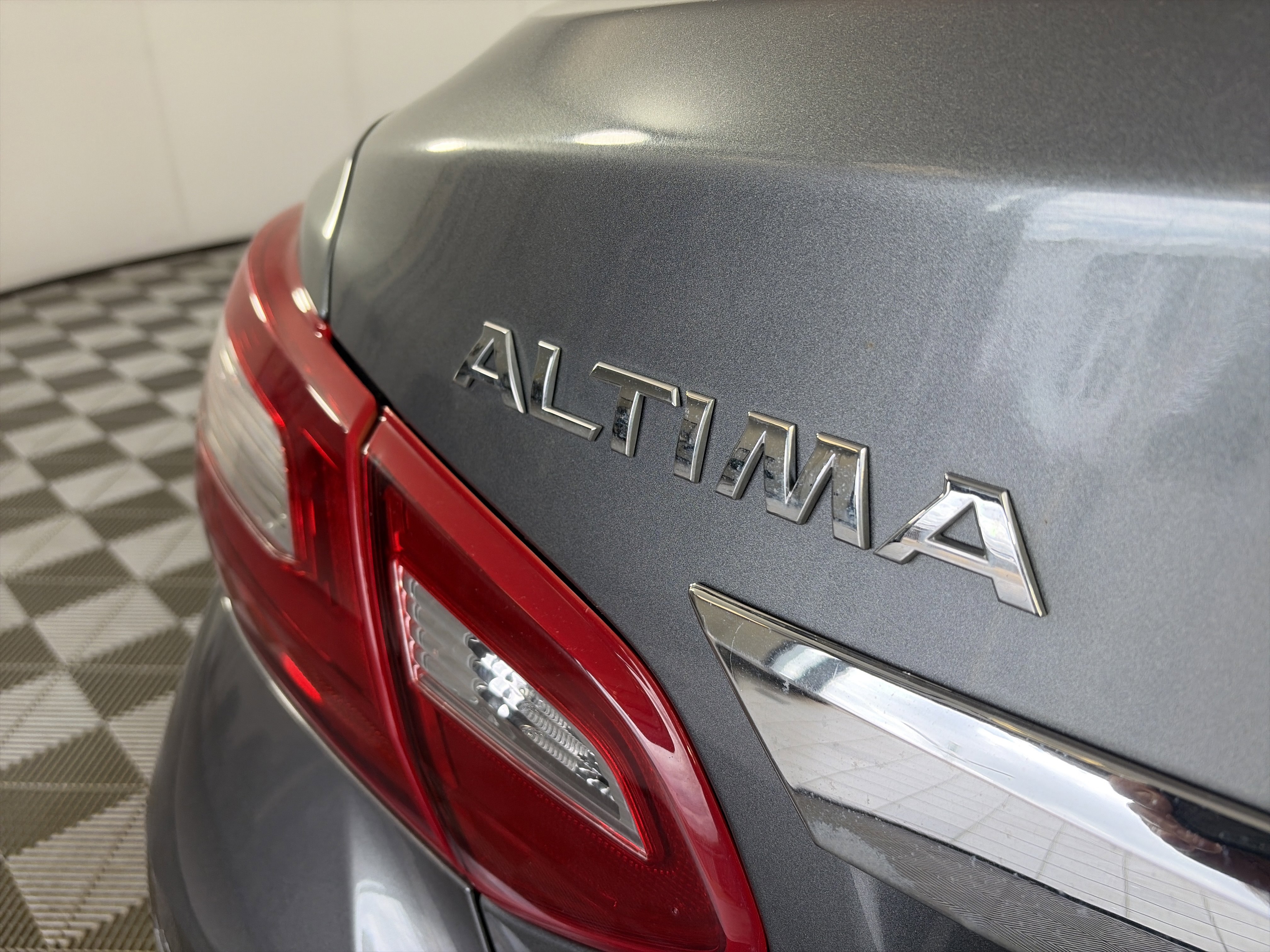 Used 2018 Nissan Altima 2.5 S w/ S Convenience Package image 16