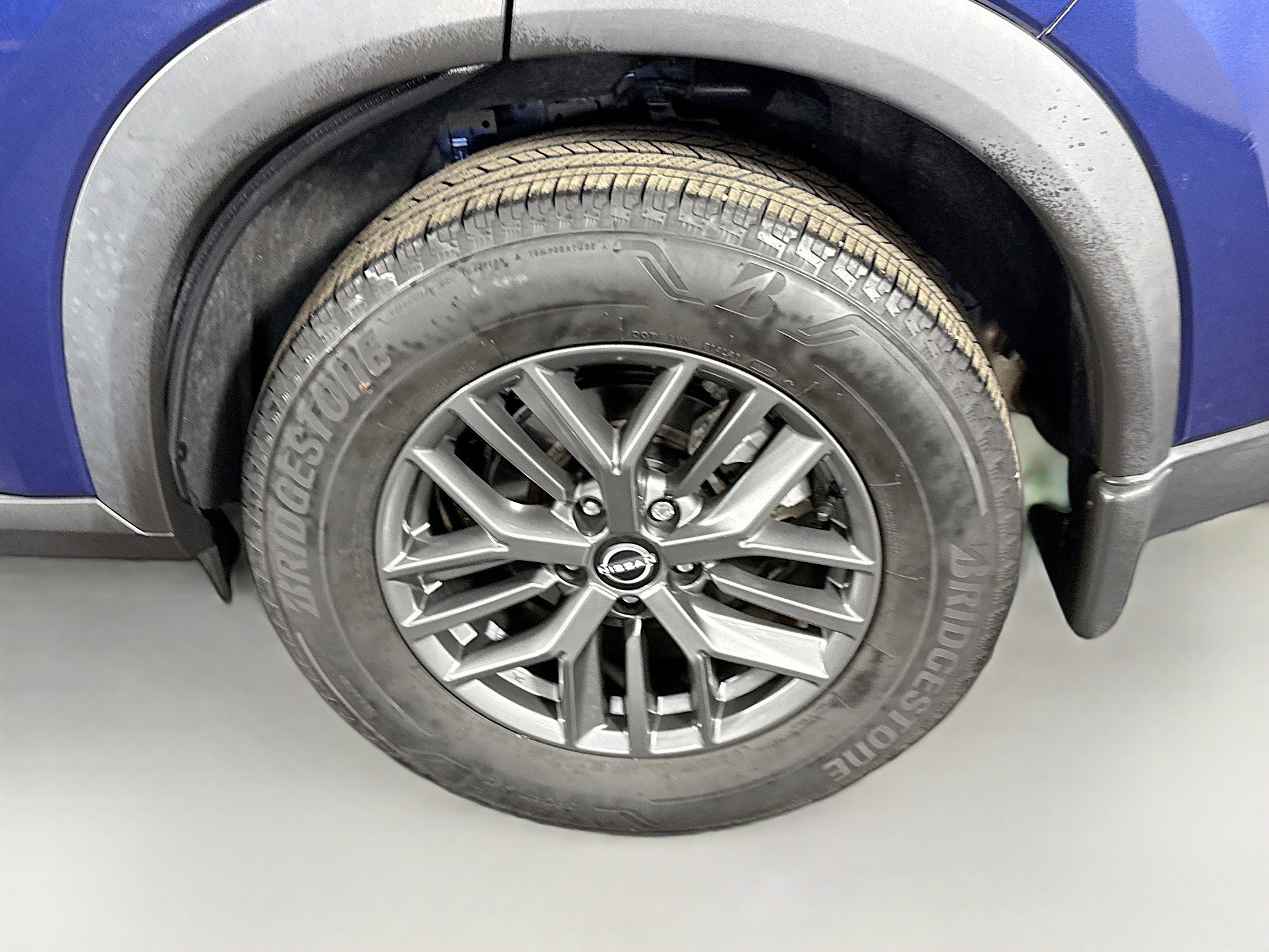 Used 2023 Nissan Rogue S image 37