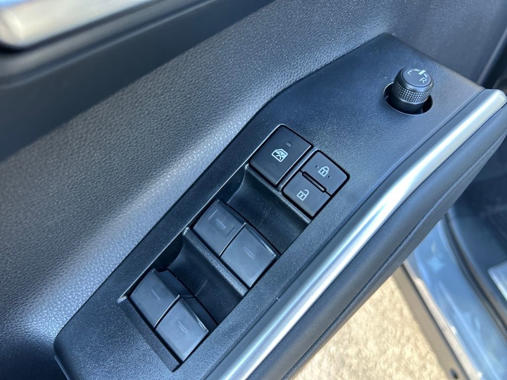 New 2025 Toyota Highlander XLE image 19
