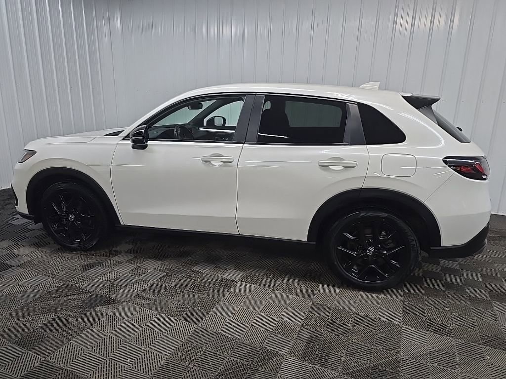 Used 2025 Honda HR-V Sport image 4