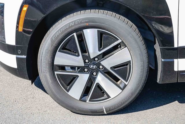New 2026 Hyundai Ioniq 9 SEL image 11