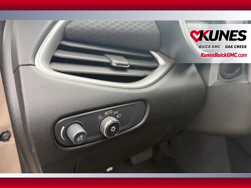 Used 2024 Chevrolet Malibu LT FWD image 12