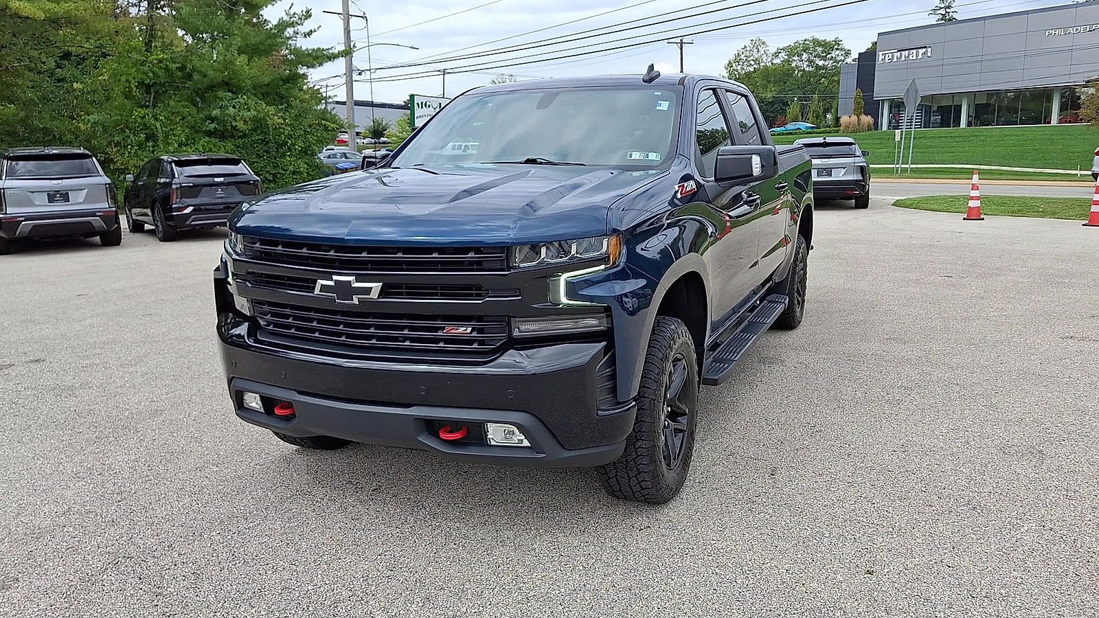 Used 2022 Chevrolet Silverado 1500 LT Trail Boss w/ LT Trail Boss Premium Package AWD/4WD image 3
