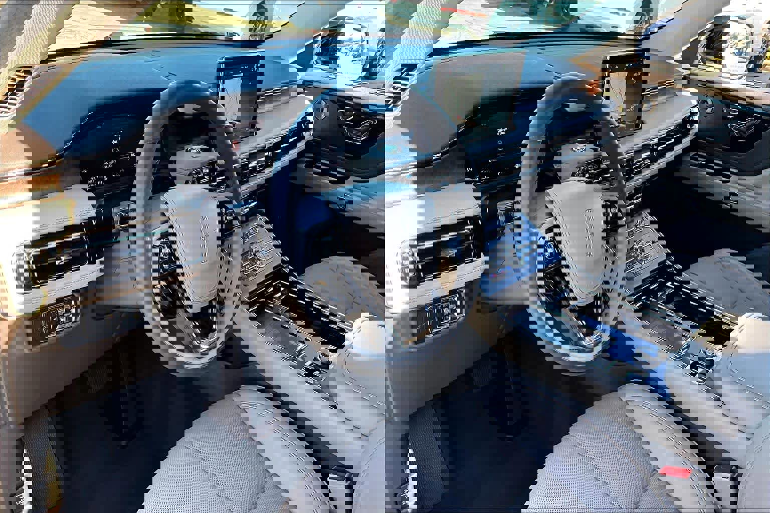 Used 2022 Lincoln Aviator Reserve w/ Elements Package Plus image 16