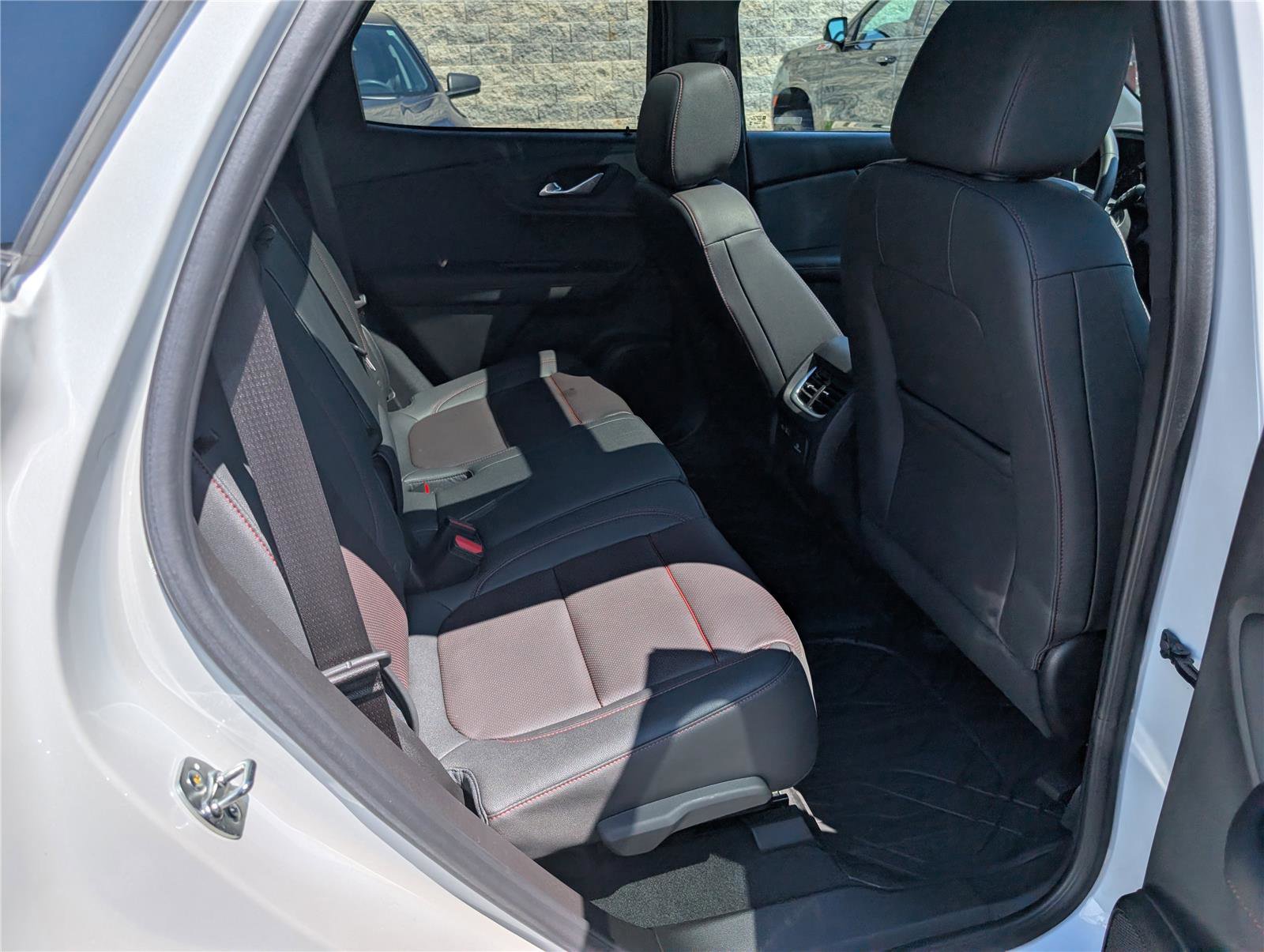 Used 2024 Chevrolet Blazer RS w/ Driver Confidence II Package image 11