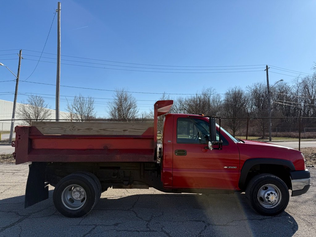 Used 2003 Chevrolet Silverado 3500 4x4 Regular Cab w/ Snow Plow Prep Package image 2