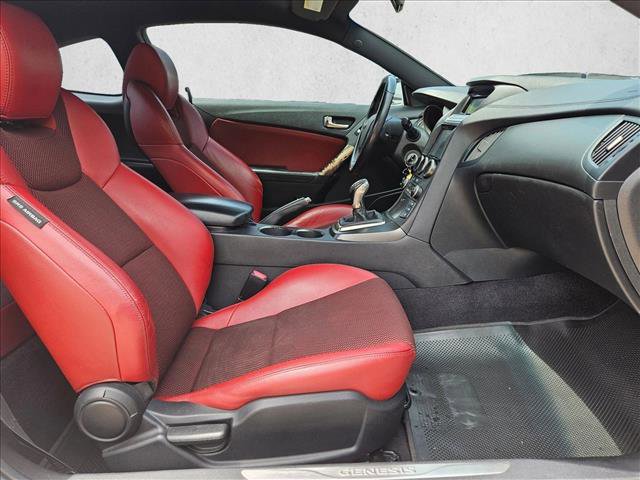 Used 2013 Hyundai Genesis 2.0T RWD image 18