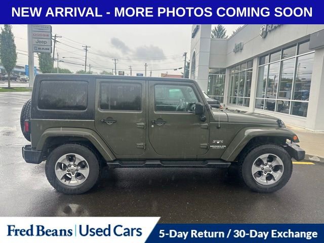 Used 2016 Jeep Wrangler Unlimited Sahara w/ Dual Top Group AWD/4WD video 3