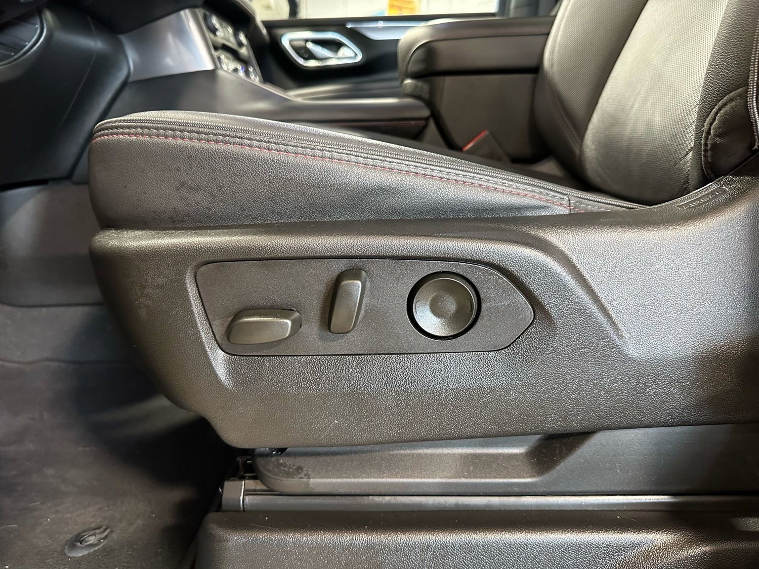 Used 2024 Chevrolet Tahoe RST w/ Sport Performance Package image 13