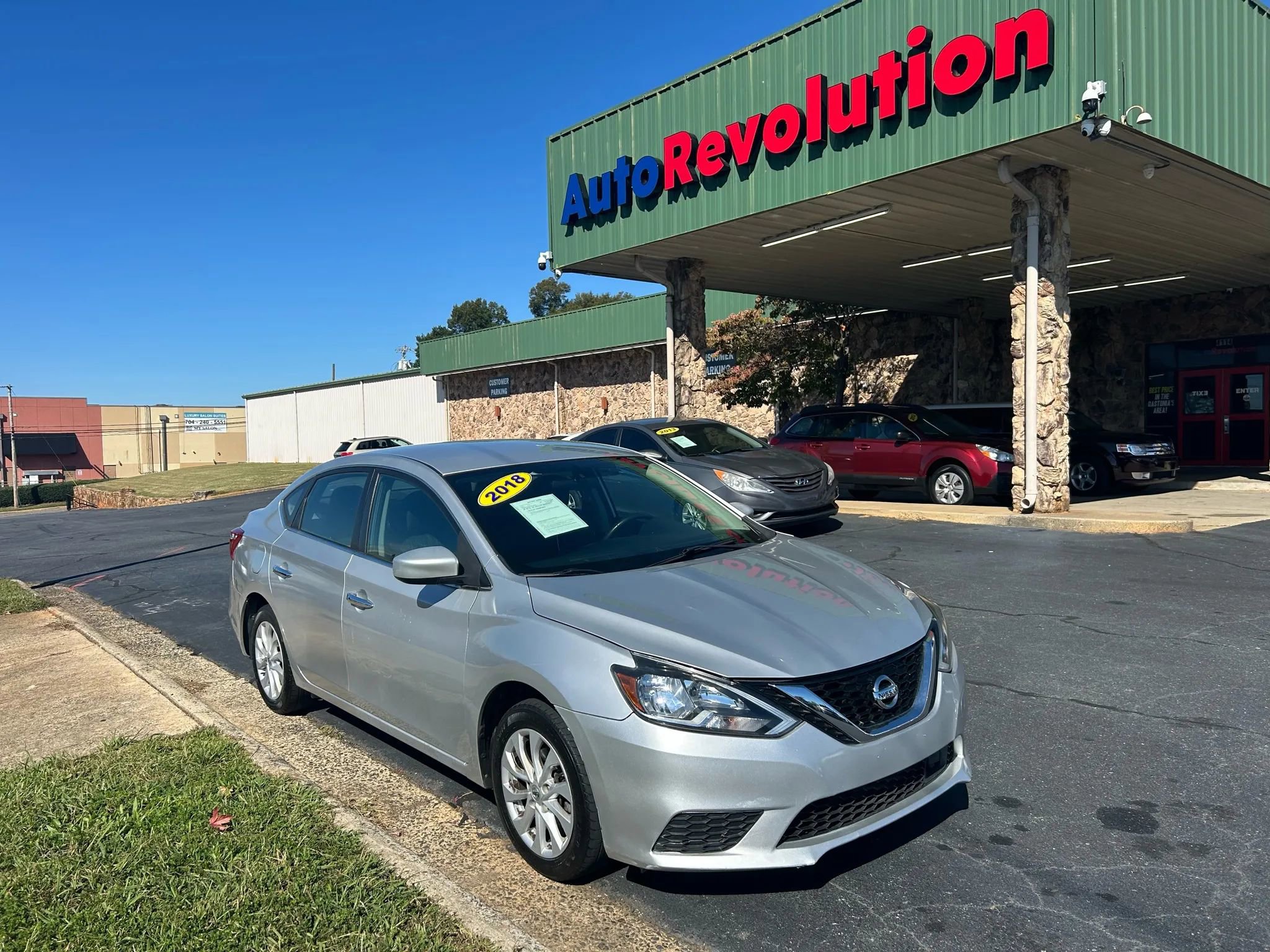 Used 2018 Nissan Sentra SV image 1