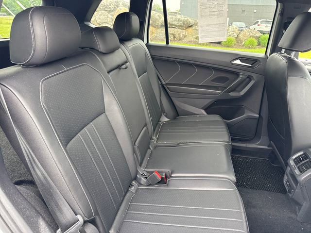 Used 2022 Volkswagen Tiguan SE R-Line AWD/4WD image 12