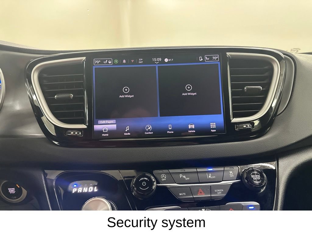 Used 2025 Chrysler Pacifica Select FWD image 40