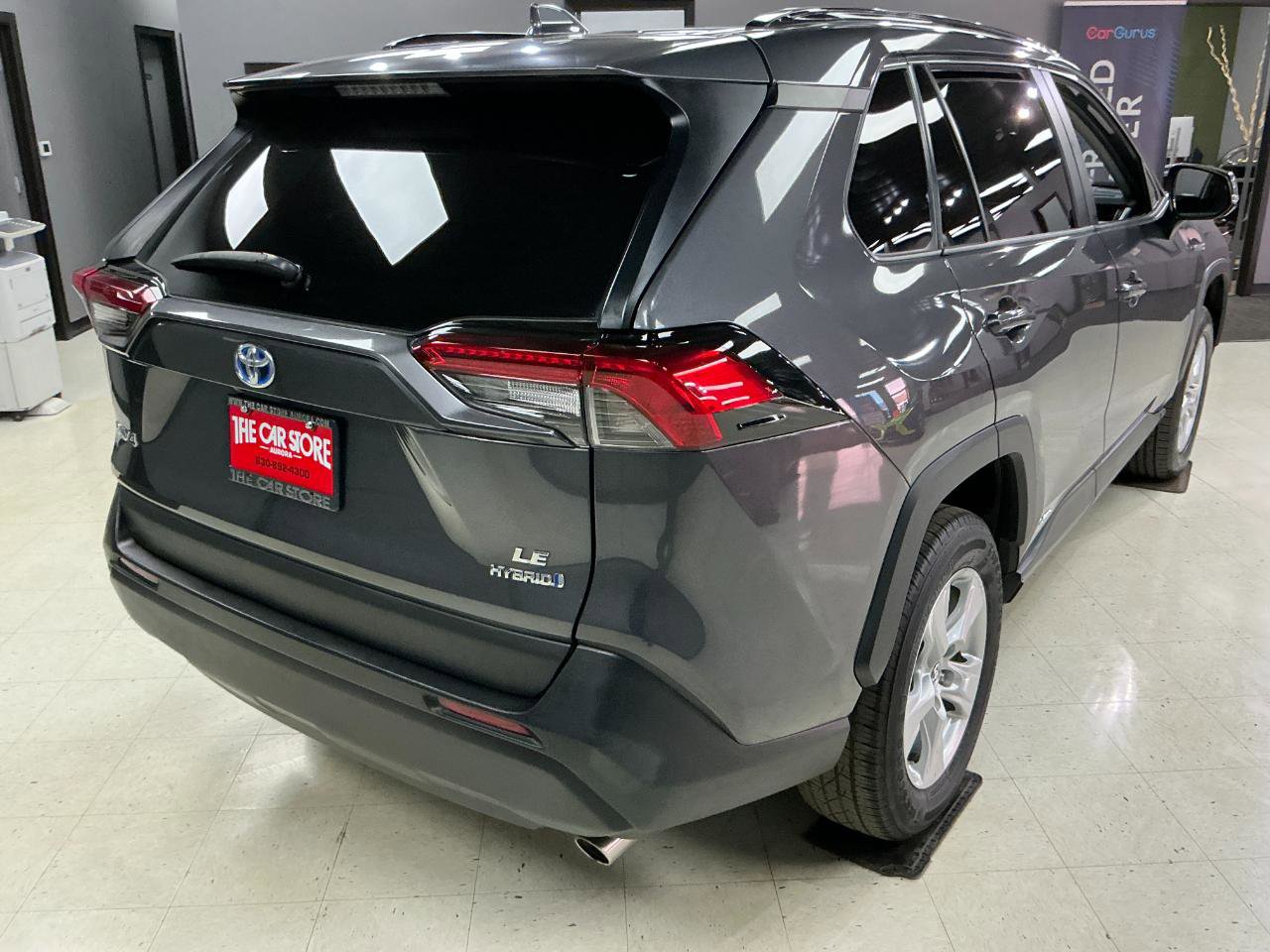 Used 2019 Toyota RAV4 LE AWD/4WD image 30