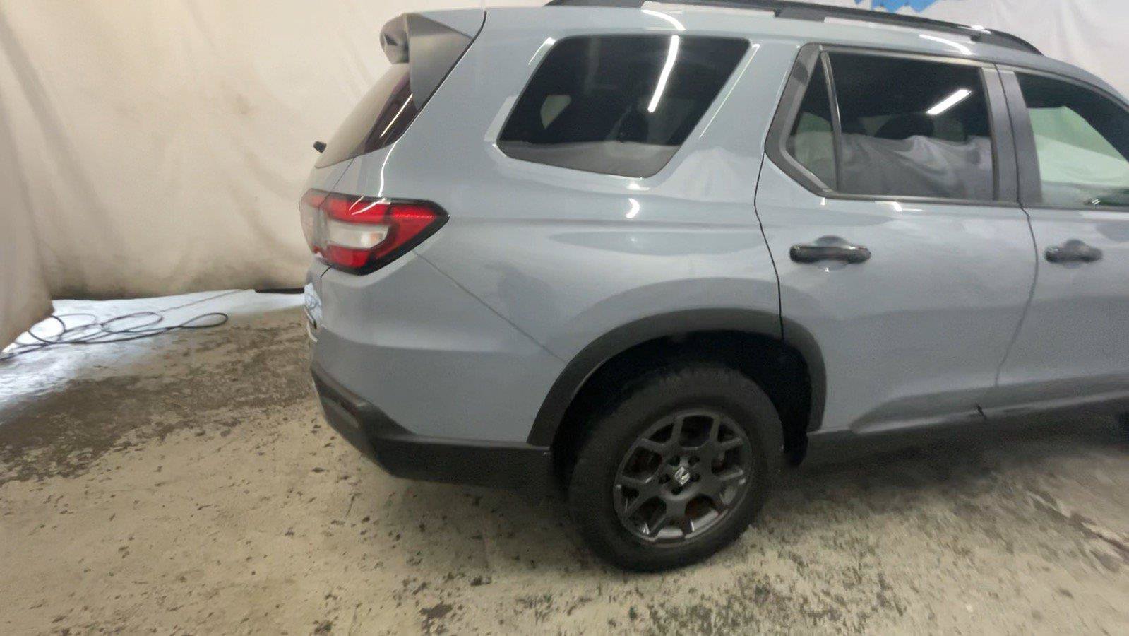 Certified 2024 Honda Pilot TrailSport image 6