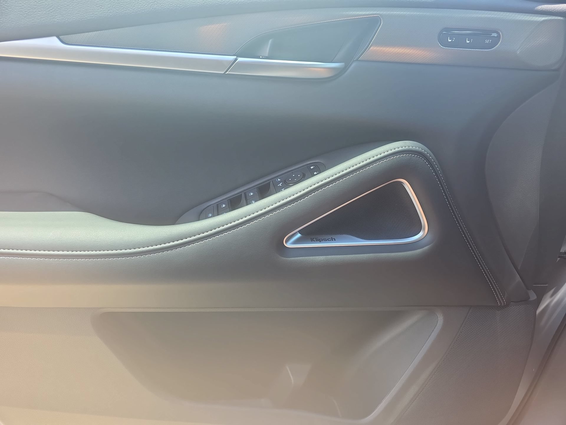 New 2027 INFINITI QX60 Luxe w/ Cargo Package FWD image 26