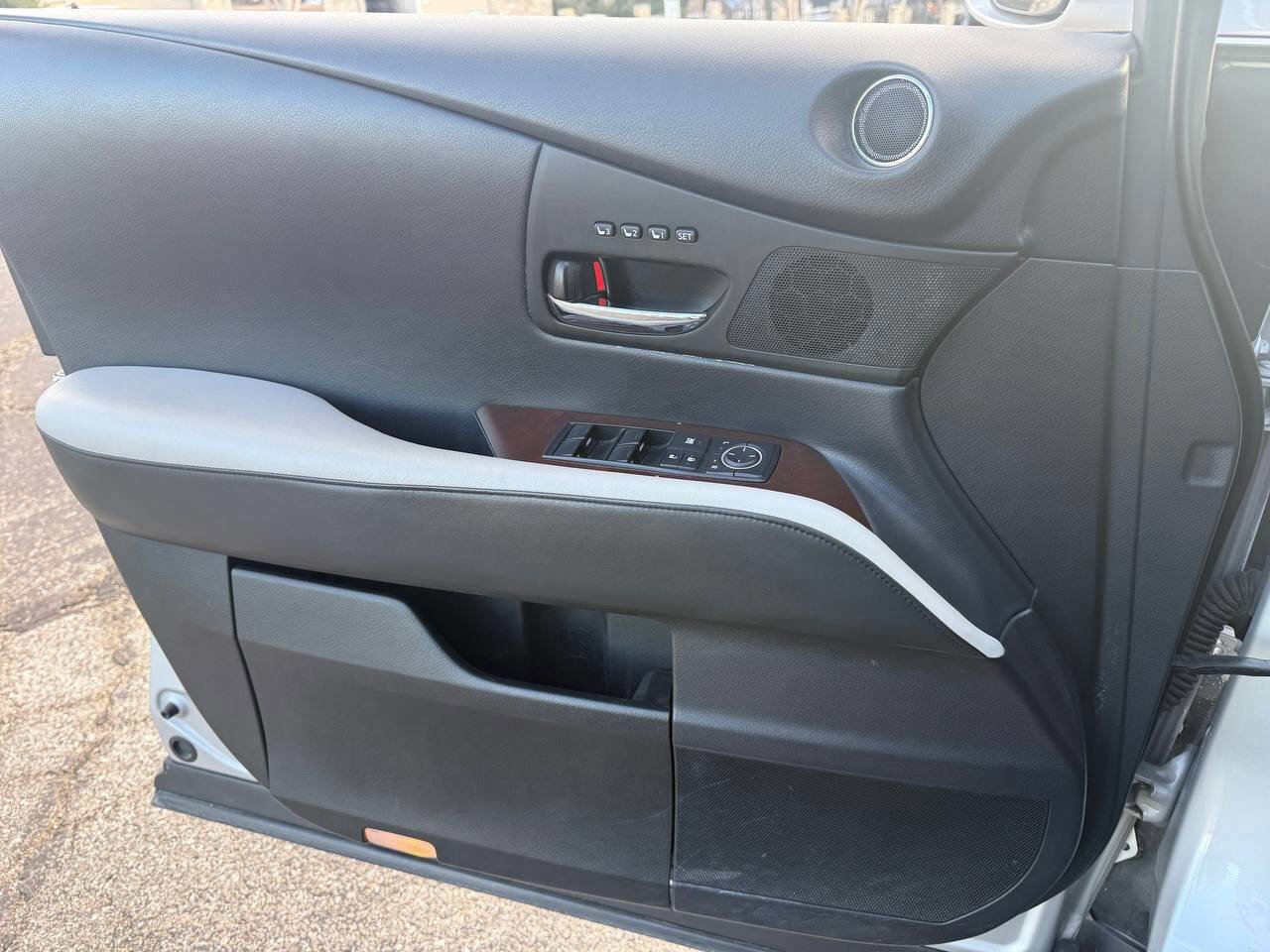 Used 2010 Lexus RX 450h 2WD image 26