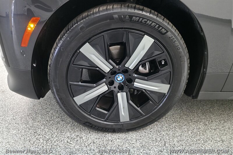 Used 2023 BMW iX xDrive50 w/ Convenience Package AWD/4WD image 33