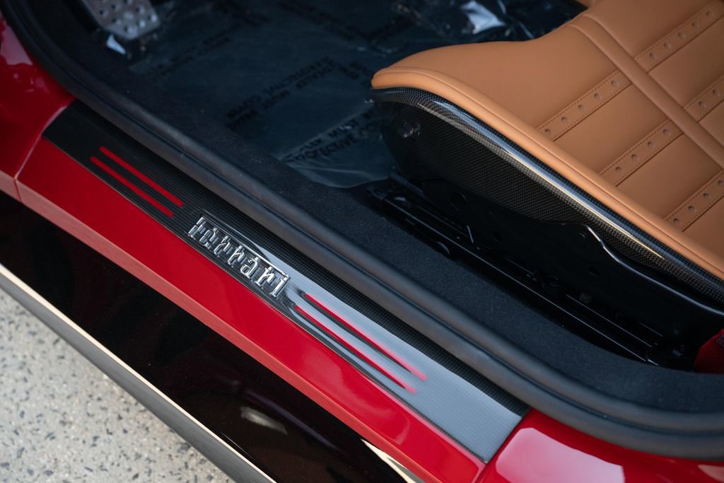 Used 2025 Ferrari 12Cilindri image 32