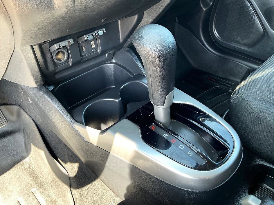 Used 2015 Honda Fit EX image 25