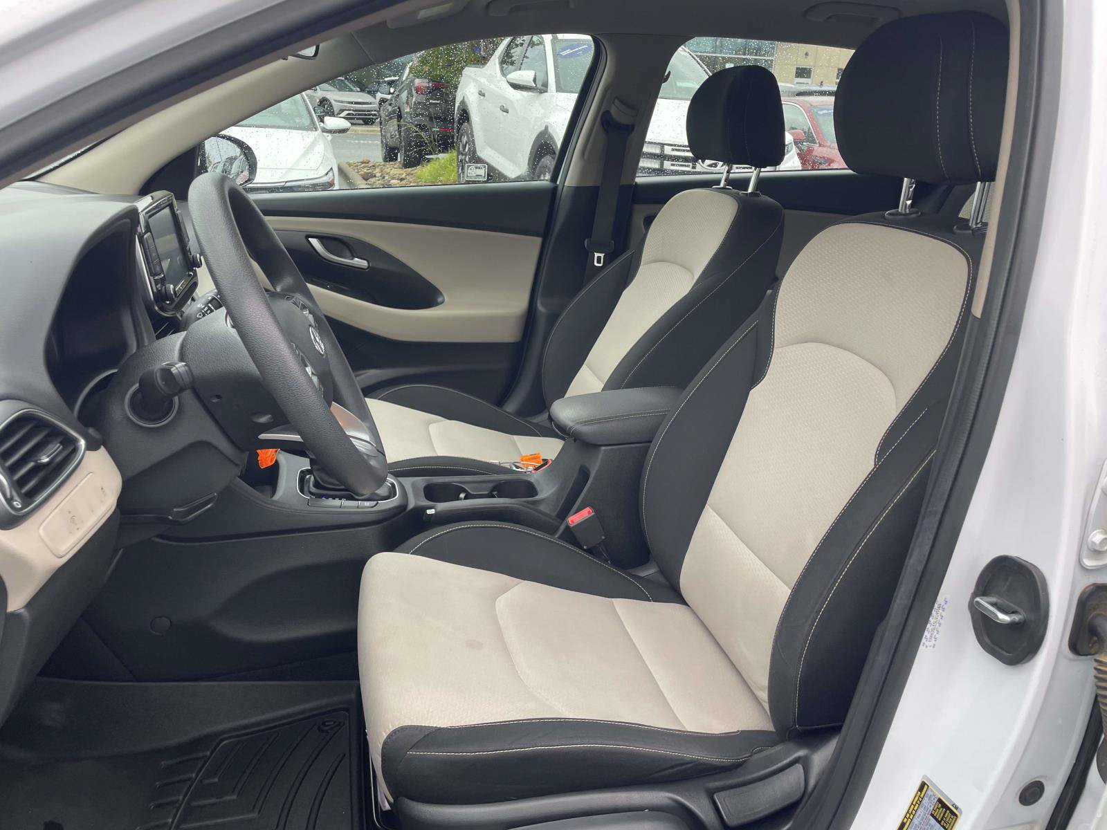 Used 2020 Hyundai Elantra GT FWD image 8
