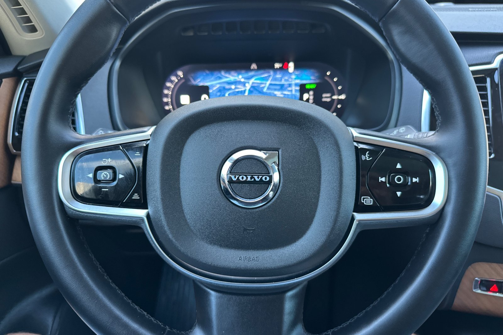 Certified 2024 Volvo XC90 T8 Plus w/ Protection Package Premier AWD/4WD image 29