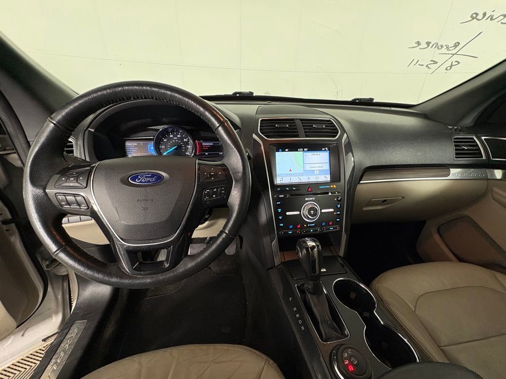 Used 2018 Ford Explorer Limited AWD/4WD image 8