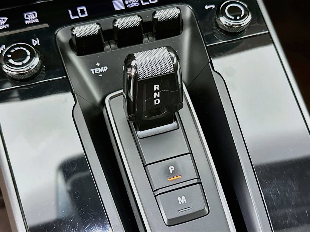 Certified 2020 Porsche 911 Carrera 4S AWD/4WD image 18