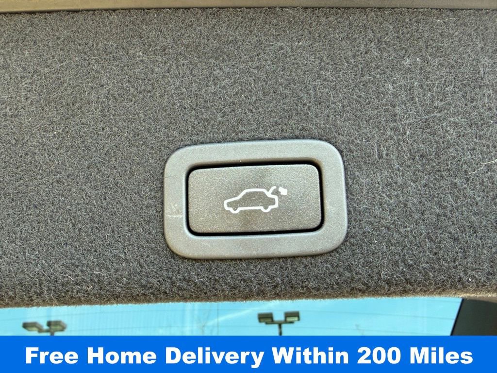 Used 2016 Volvo XC60 T6 Platinum w/ Climate Package image 33