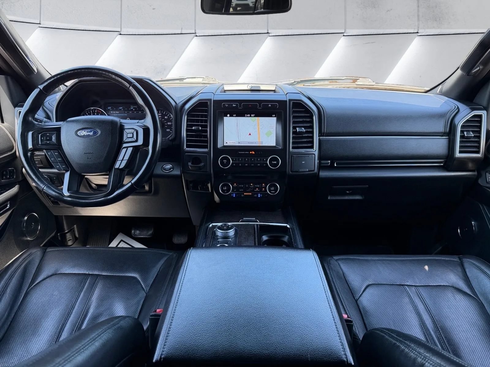 Used 2018 Ford Expedition Limited AWD/4WD image 14