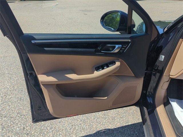 Used 2021 Porsche Macan image 22