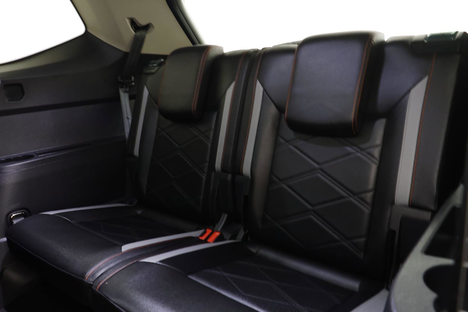 Used 2025 Volkswagen Atlas Peak Edition SE image 13