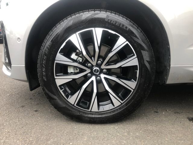Used 2025 Volvo XC60 B5 Plus AWD/4WD image 29
