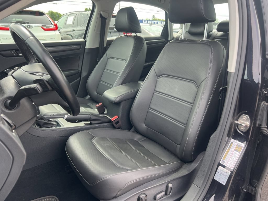 Used 2020 Volkswagen Passat 2.0T R-Line FWD image 18