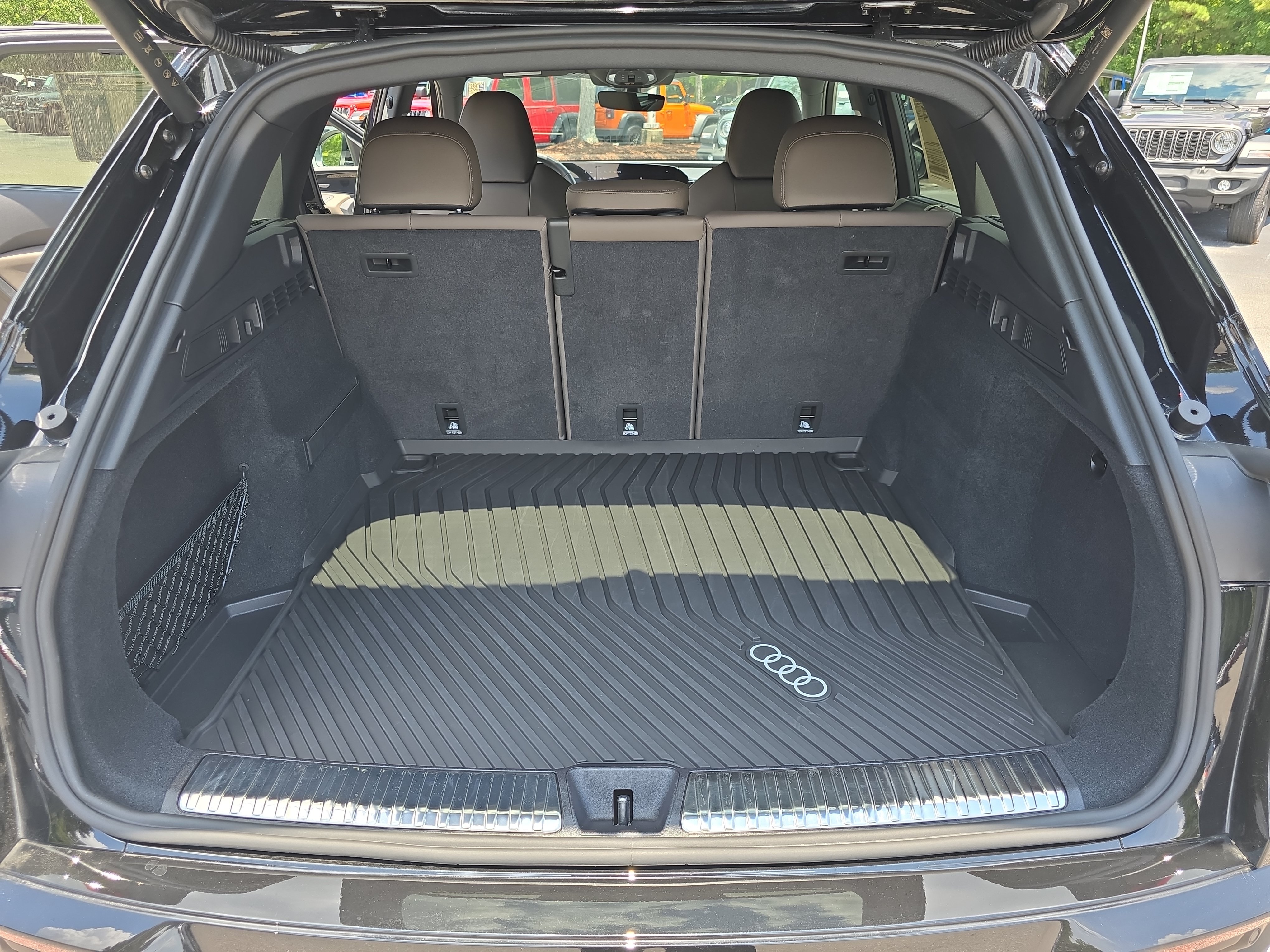 Used 2025 Audi Q5 Premium w/ Premium Plus AWD/4WD image 12