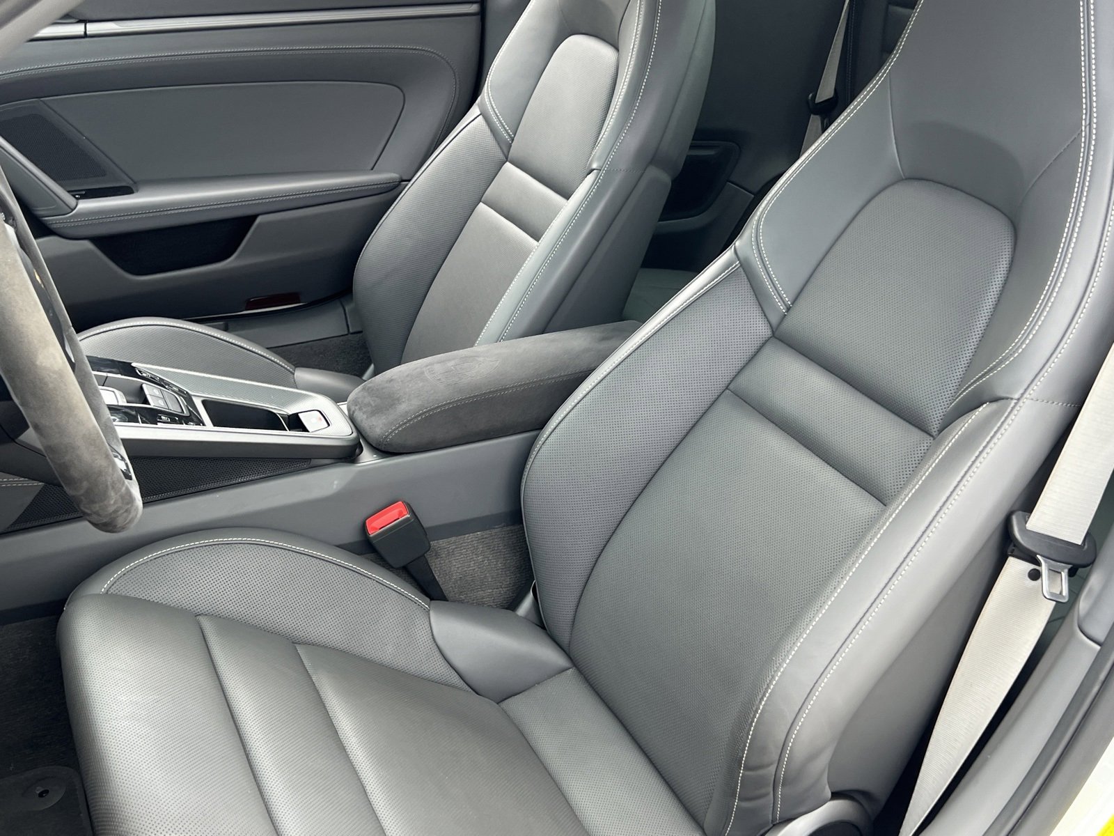 Certified 2021 Porsche 911 Targa 4S w/ Premium Package image 5