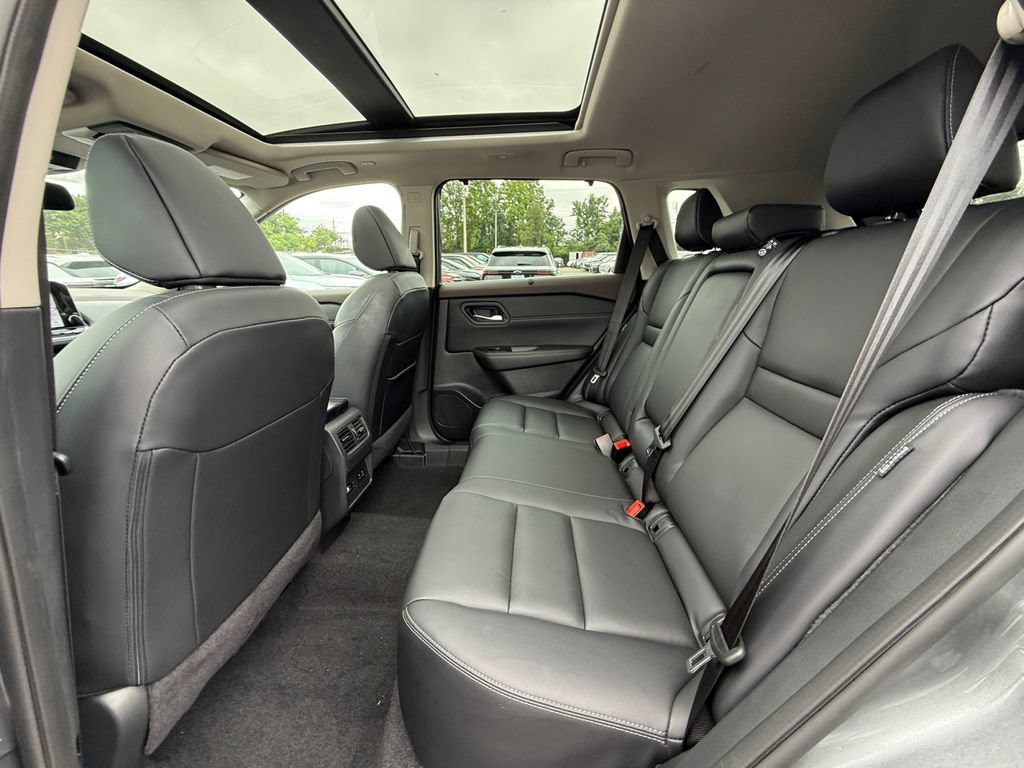 Used 2023 Nissan Rogue SL w/ SL Premium Package FWD image 24