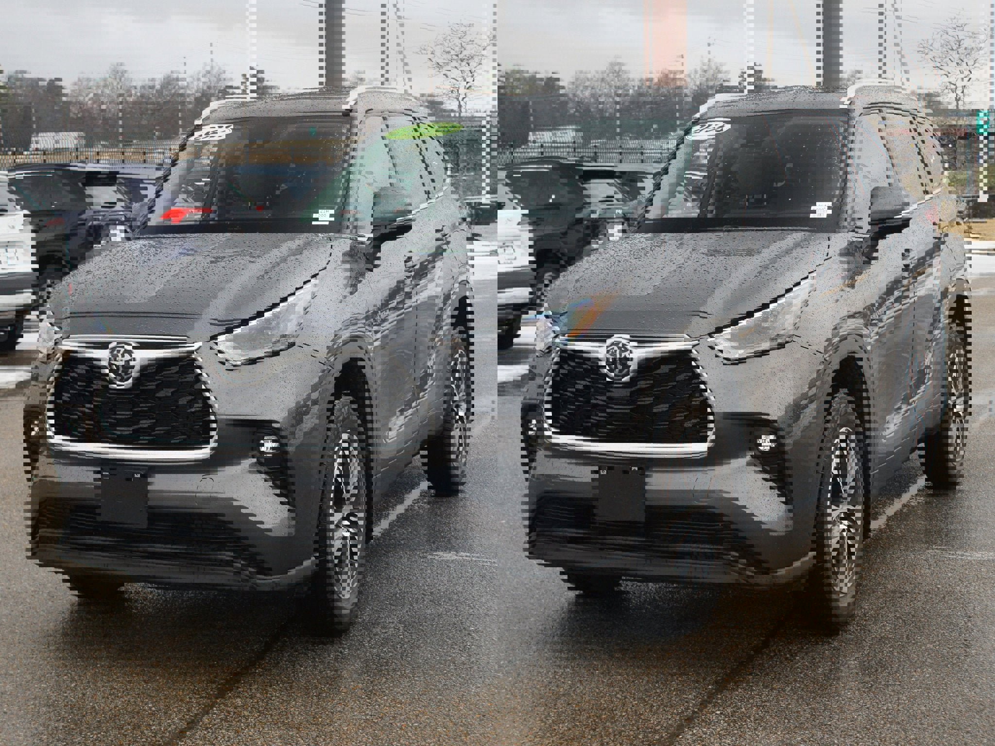 Used 2024 Toyota Highlander XLE image 2