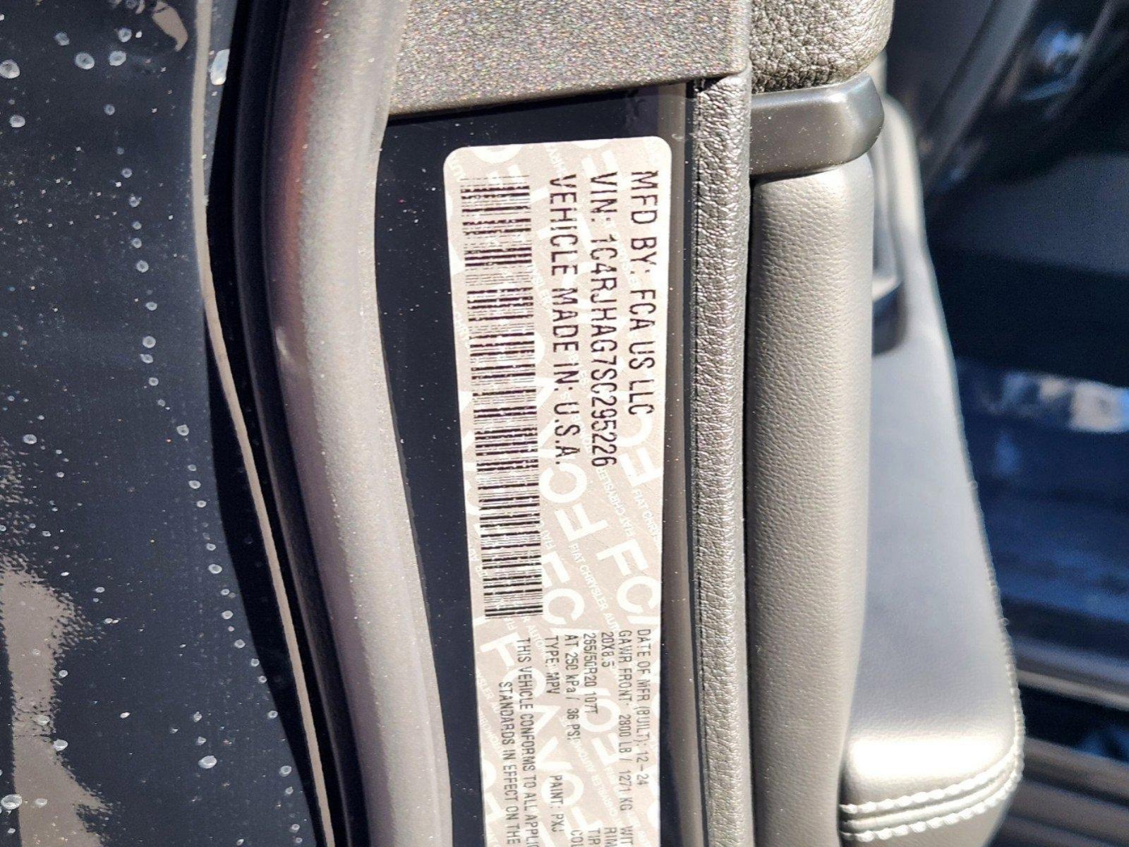 New 2025 Jeep Grand Cherokee Altitude image 22