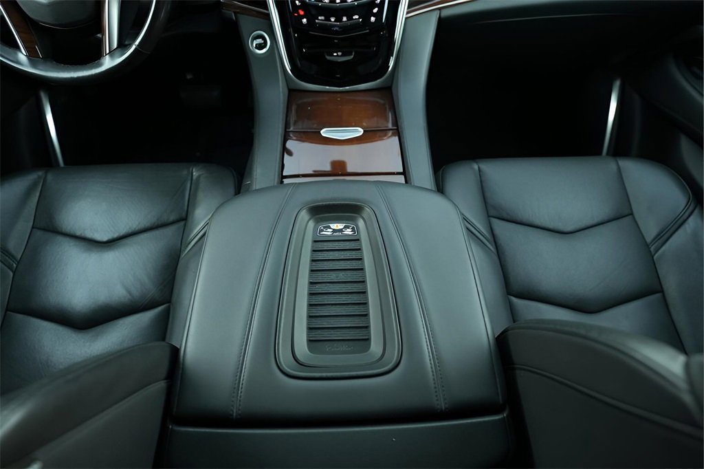 Used 2020 Cadillac Escalade ESV 4WD image 44