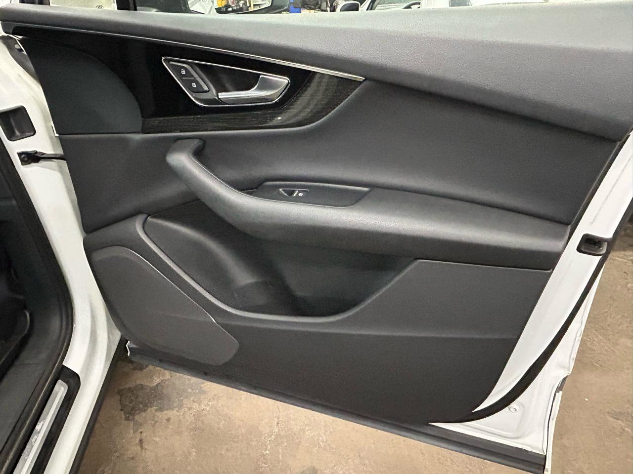 Used 2018 Audi Q7 3.0T Premium image 21